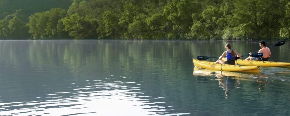 Kayaking-Lake-Shot-with-Couple-1000x1000